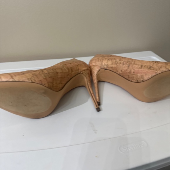 Shoes - Picture 4 of 4